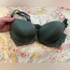 Victoria’s Secret hunter green lace bra